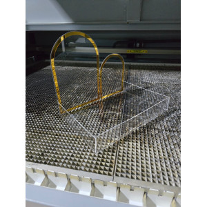 pleksi büküm çikolata standı